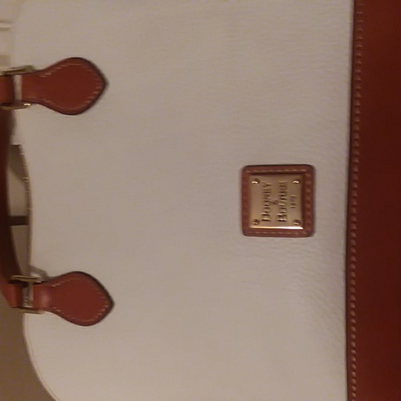 🎁 SOLD NEW Dooney & Burke White w SaddleTan Bag/Crossbody - Picture 7 of 12